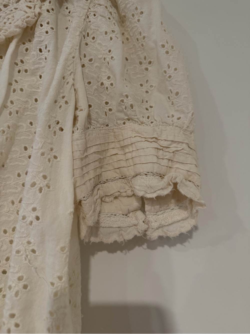 Love the Label • Eyelet Top - Picture 3 of 8